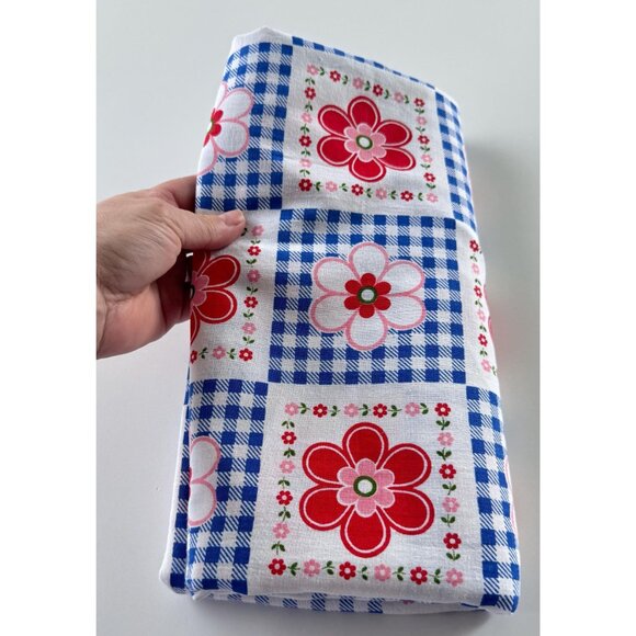 Vintage 70s tablecloth, red pink white daisy flowers,  blue checkered pattern - Picture 6 of 6